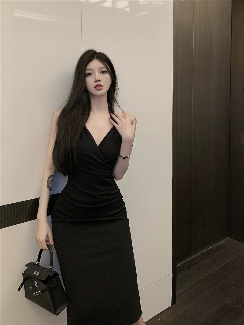Fashion women's wear Sexy Hot Girl Elegant Halter V-neck Strap Dress Women's Summer New Pure Want to Tight Waist Sheath Mid-Length Skirt