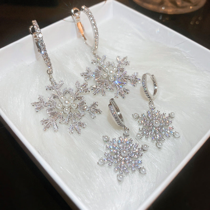 锆石珍珠雪花圣诞耳扣小众ins设计耳环时尚高级感秋冬耳饰批发女