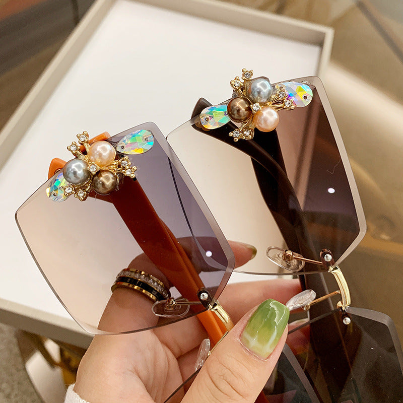 Women's fashion glasses 时尚镶钻墨镜女士高级感ins2023新款防晒防紫外线大脸显瘦太阳镜