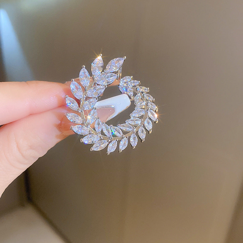 配饰胸针个性设计褶皱镶钻蝴蝶胸针时尚高级感甜酷风西装别针衣饰饰品批发