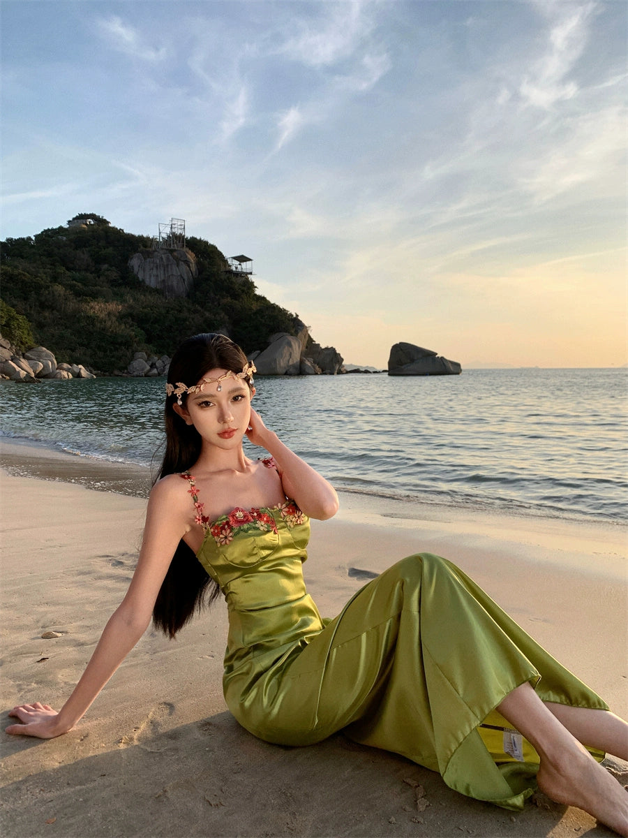 Fashion women's wear Elegant Embroidery Satin Sling Dress Women's Early Spring High-Grade French Seaside Vacation Beach Formal Dress