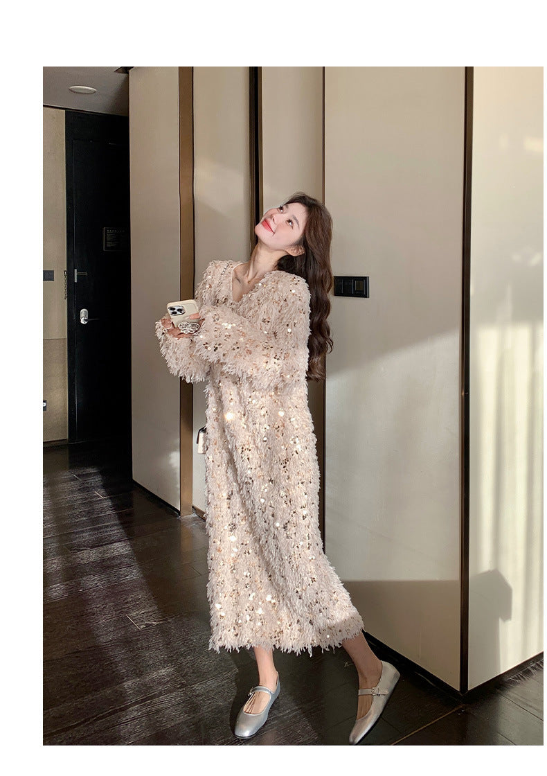Fashion women's wear Real Shot Shiny Annual Meeting Festival Atmosphere Handmade Sequined Feather V-neck Sweater Spring Inner Wear Sweet Dress