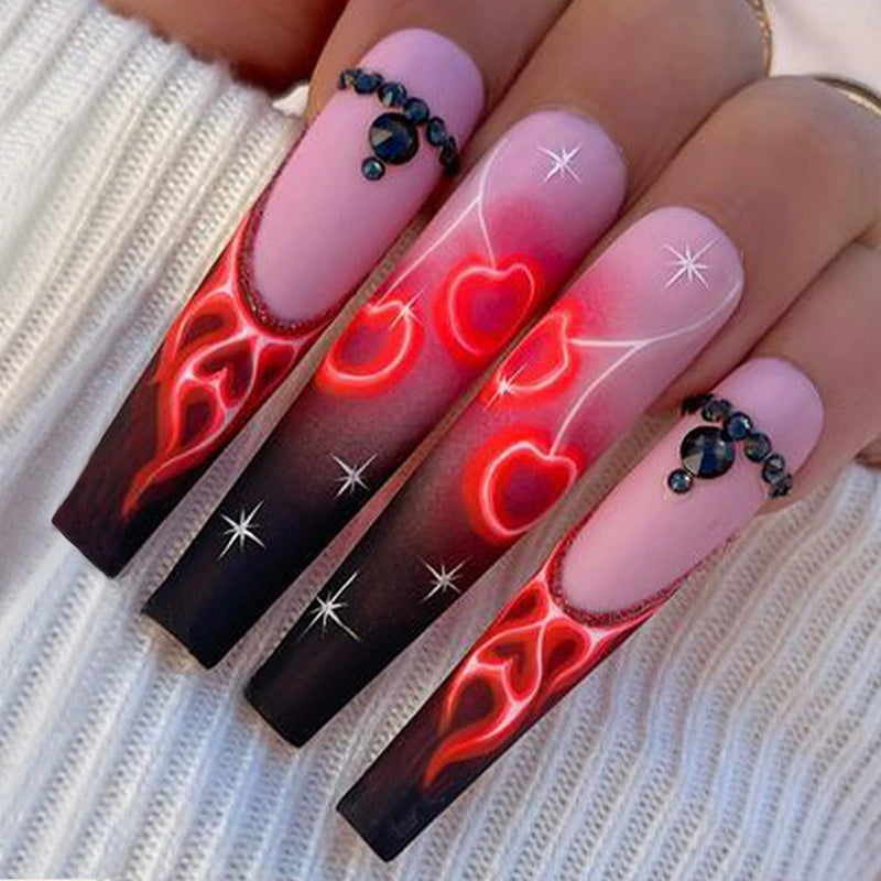 (Hand made nail) European and American long INS style wearable nail patches, fake nail patches, diamond flame heart nail patches, finished product