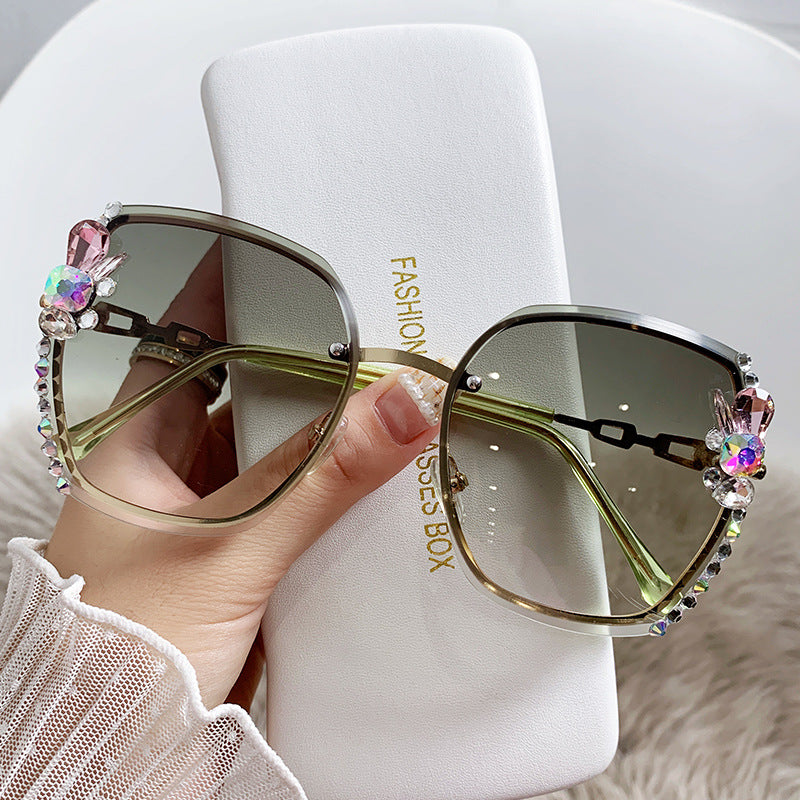 Women's fashion glasses 2022欧美新款大框切边水钻太阳镜眼镜大脸显瘦镶钻墨镜女防紫外线