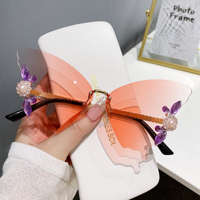 Women's fashion glasses 新款珍珠欧美跨境舞会蝴蝶镶钻大框太阳镜女时尚墨镜女潮流街拍