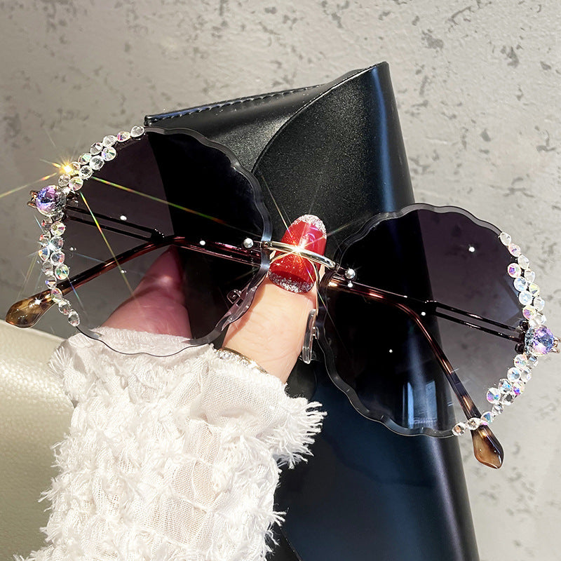 Women's fashion glasses 跨境女士镶钻太阳镜时尚水钻切边圆形女大脸圆脸显瘦防紫外线墨镜