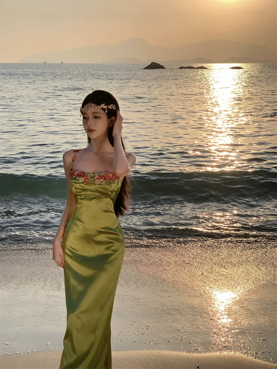 Fashion women's wear Elegant Embroidery Satin Sling Dress Women's Early Spring High-Grade French Seaside Vacation Beach Formal Dress