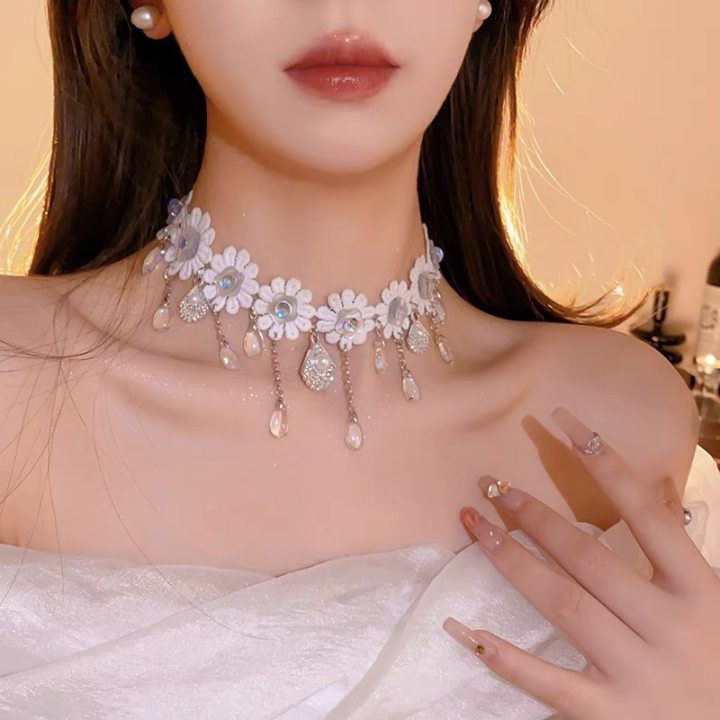 羽毛蝴蝶结珍珠项链秋冬甜美高级感锁骨链超仙时尚过年饰品批发女