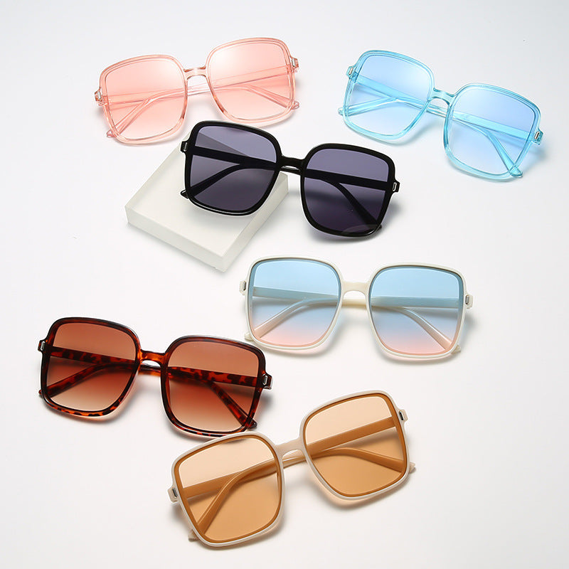 New 2022 meter nail square sunglasses with gradient color sunglasses, women's trendy UV resistant retro sunglasses