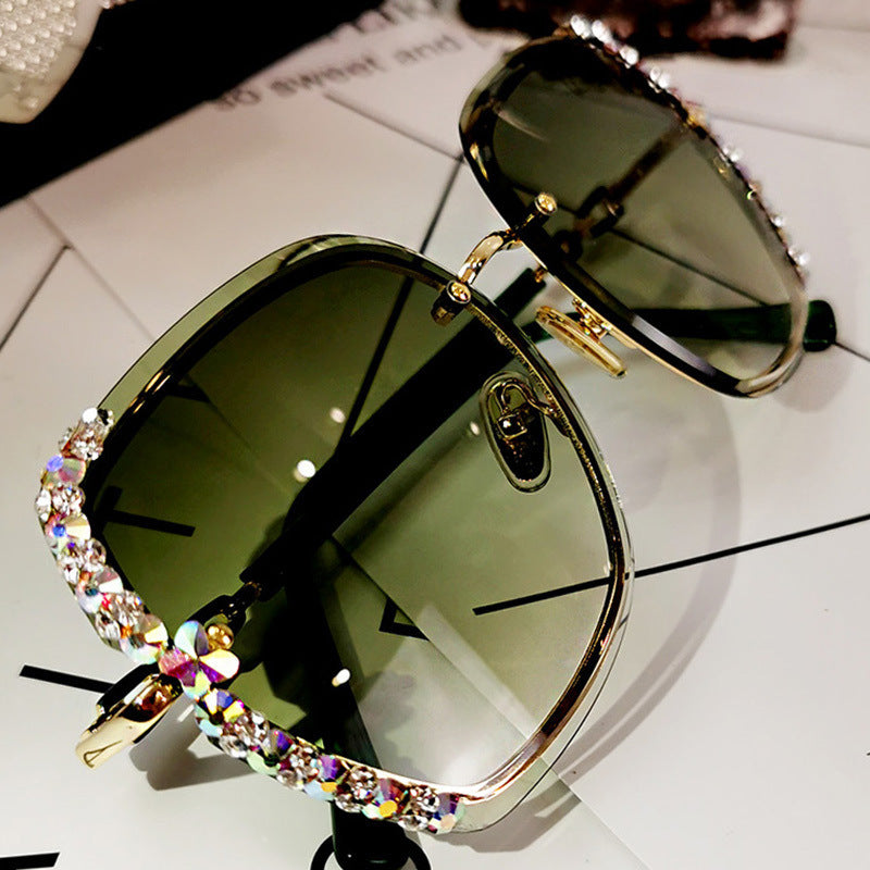 Women's fashion glasses 2022新款太阳镜女防紫外线圆脸大脸显瘦时尚大框镶钻墨镜女韩版潮