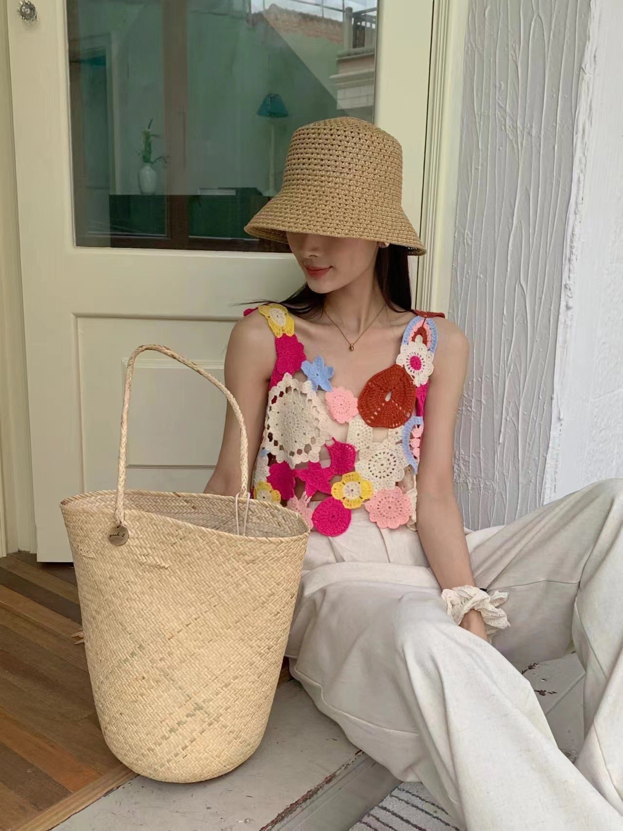 Dopamine tops Free shipping Tattoo Dopamine wears a sling vest 2024 new summer outer wear hollow crochet short top