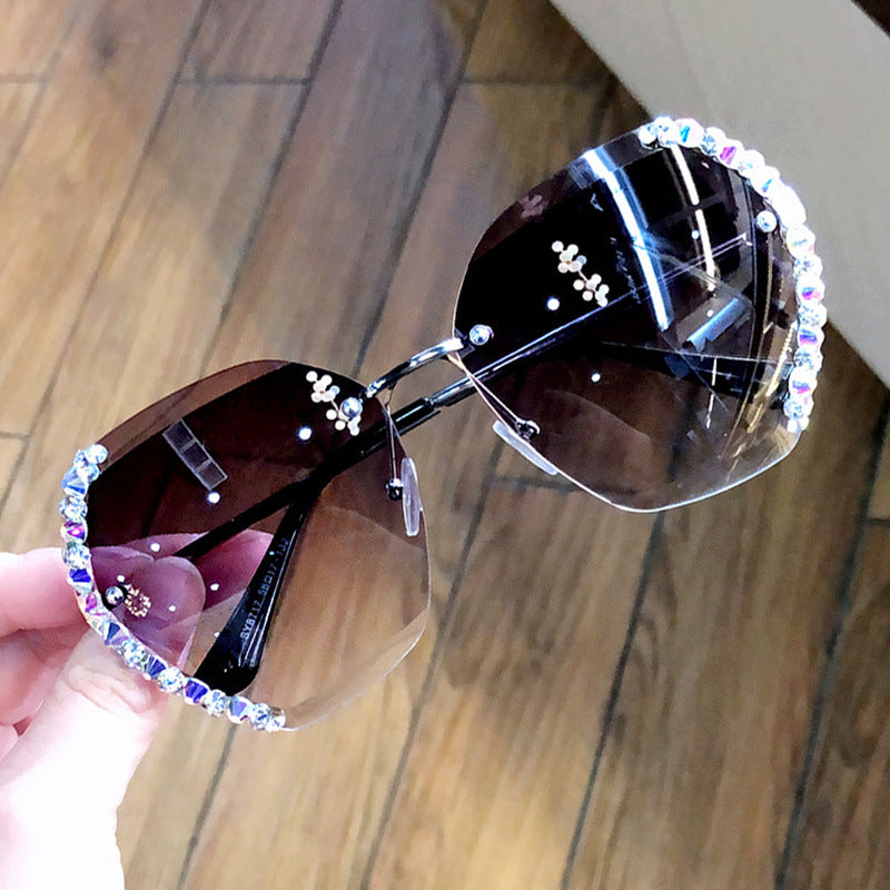 Women's fashion glasses 2022新款网红ins墨镜女镶钻韩版潮圆脸街拍防晒防紫外线太阳镜女