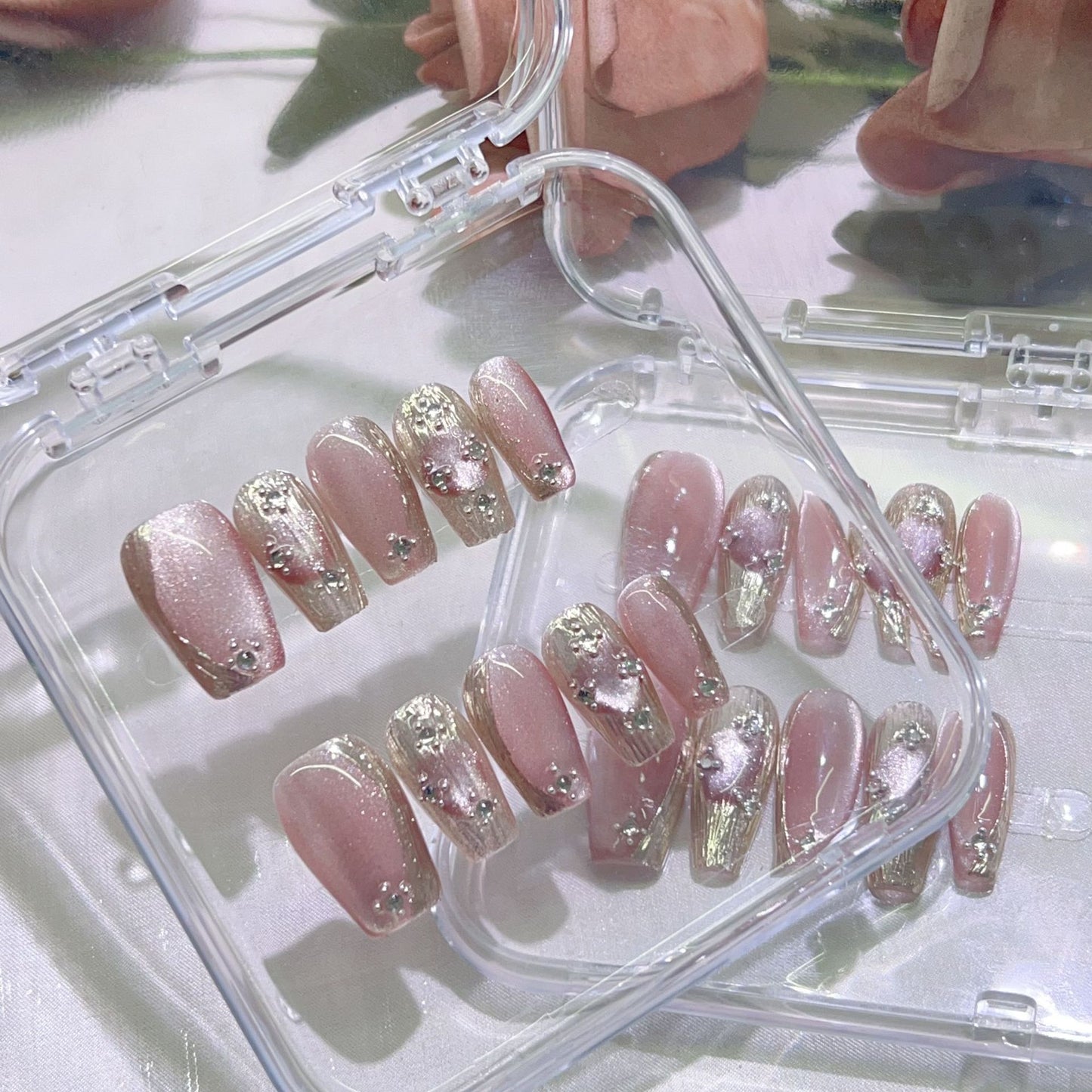 (Hand-Made Nail) Water-Light Yarn Cat Eye Handmade Wear Nail Stickers Pink Cat Eye White Short Medium Hardware Girl Light Luxury Advanced
