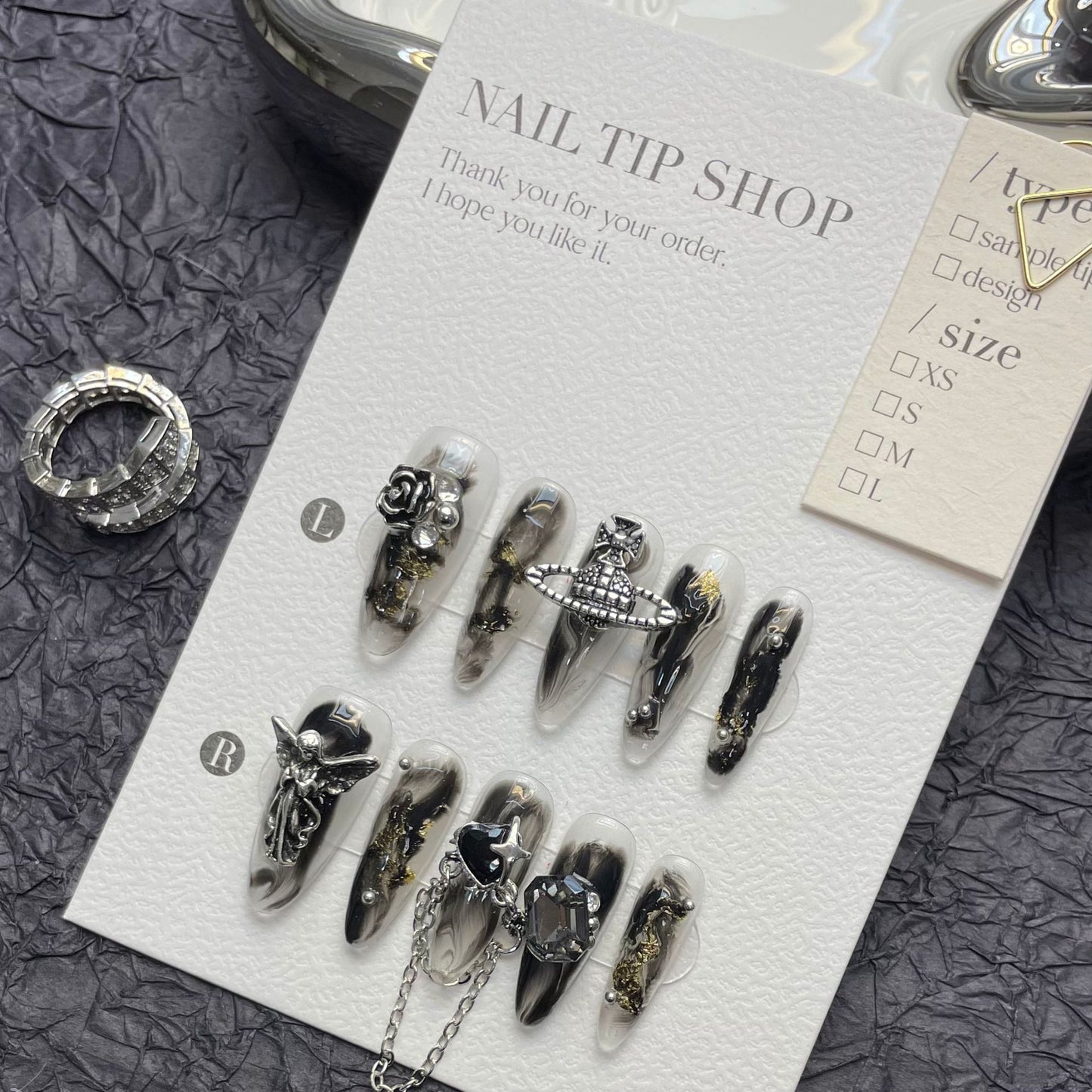 (reusable nail)Hand-worn armor dark sweet cool heavy metal sense Europe and the United States spice girls black retro roses detachable manicure.