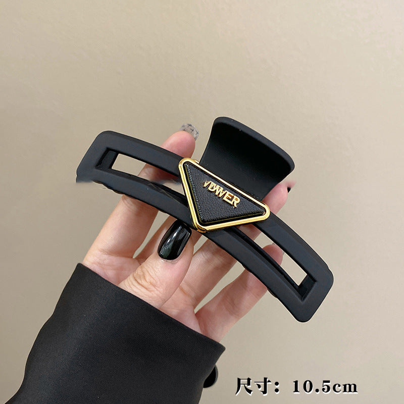 字母三角形几何发夹秋冬时尚设计感抓夹小众百搭鲨鱼夹发饰批发女