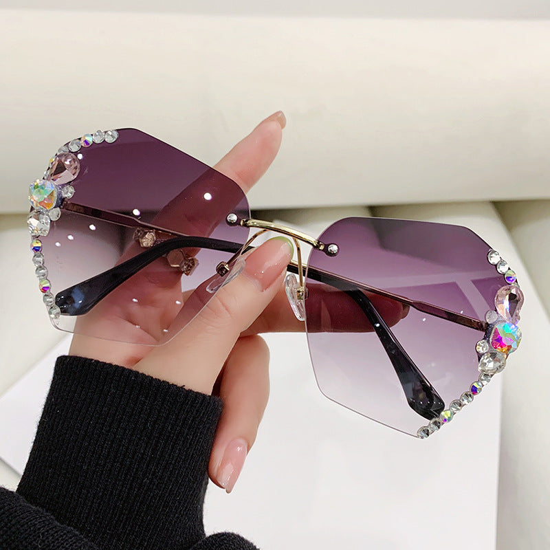Women's fashion glasses 跨境新款镶钻墨镜女潮街拍大脸显瘦防紫外线水钻太阳眼镜显脸小
