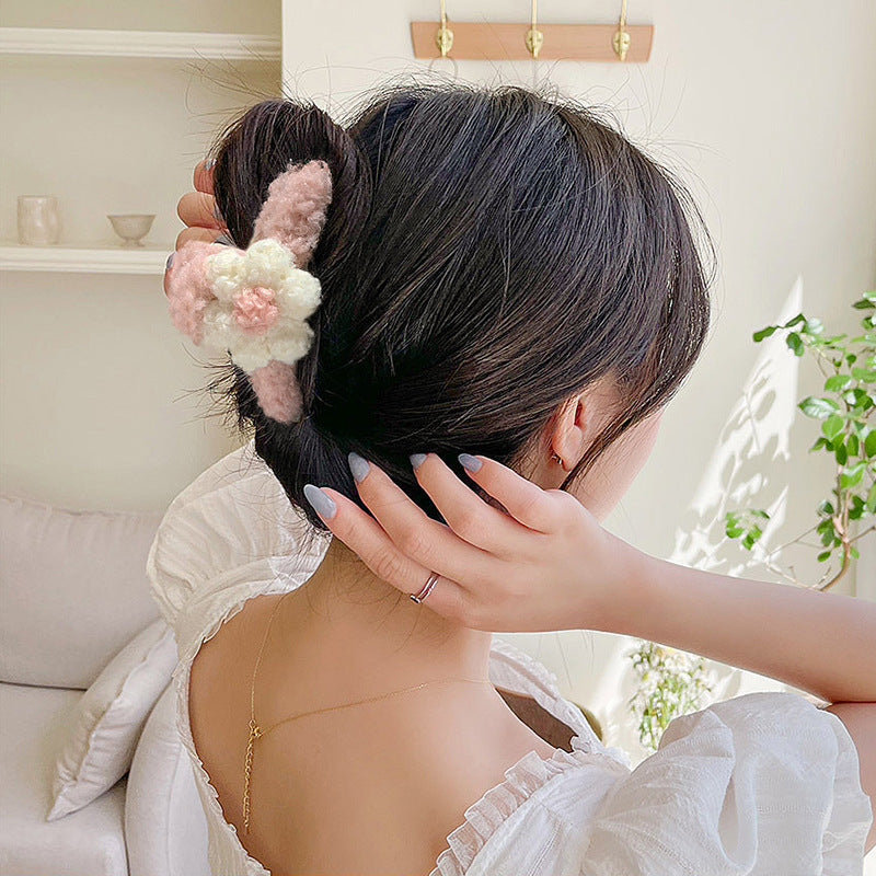 毛绒卷毛花朵几何发夹甜美森系秋冬抓夹小众百搭鲨鱼夹发饰批发女