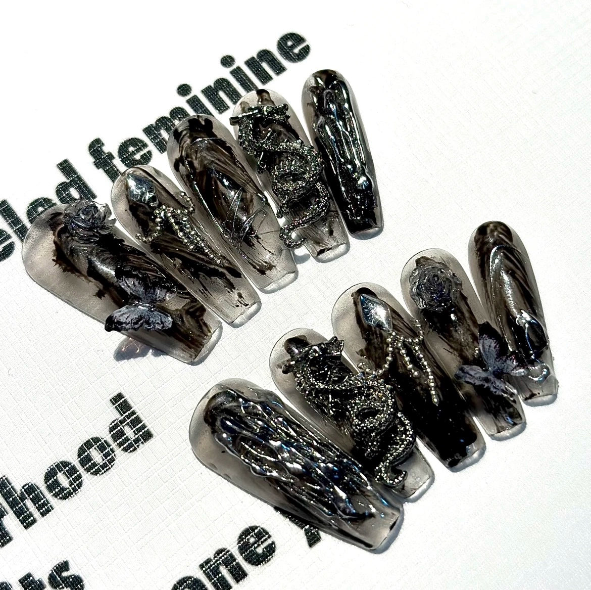 (Hand make nail) [Qingcheng] Wearing armour, finished product, dark heavy industry, long ladder, cool girl, customized black steel ball, butterfly, the Year of the Loong