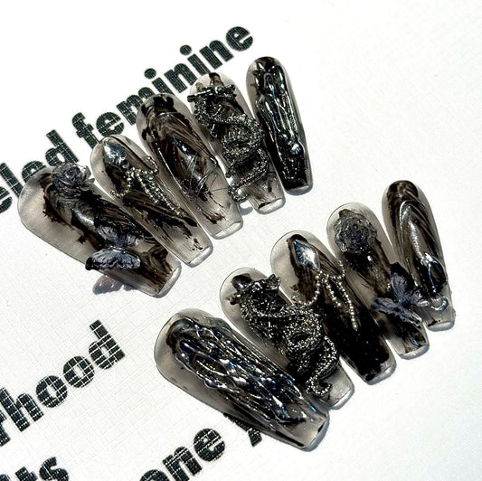 (Hand make nail) [Qingcheng] Wearing armour, finished product, dark heavy industry, long ladder, cool girl, customized black steel ball, butterfly, the Year of the Loong