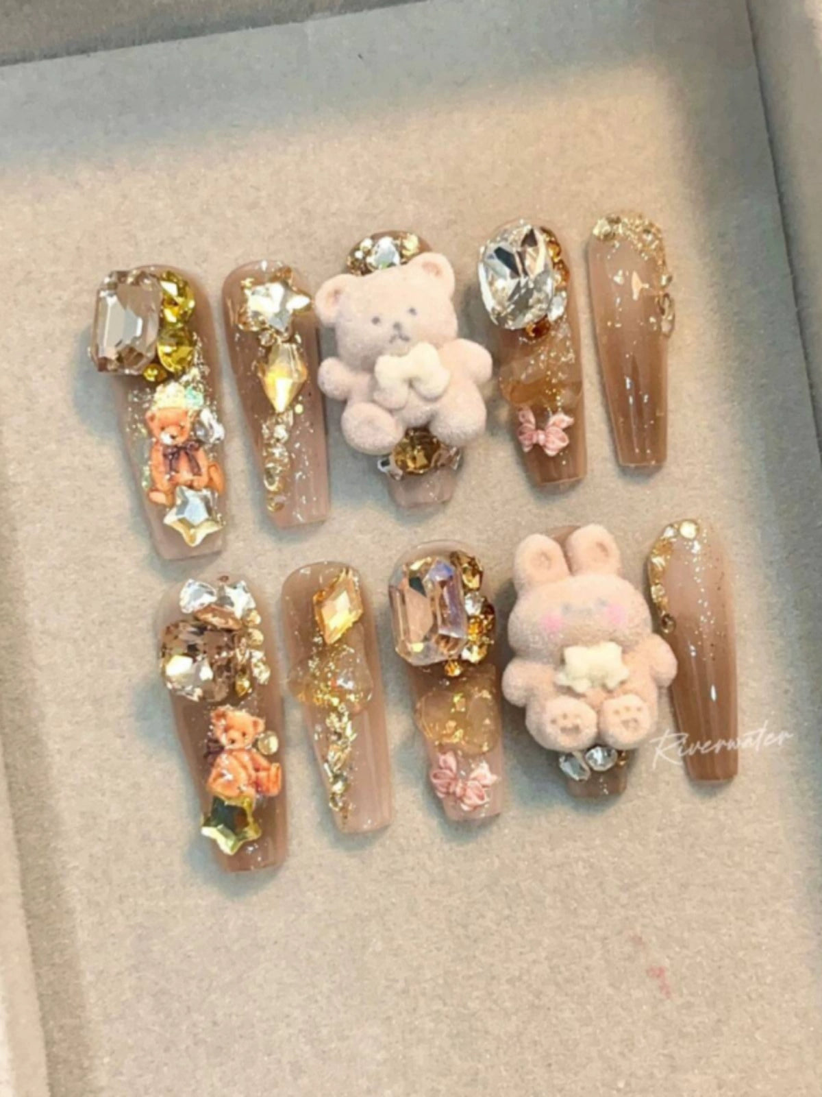 (Hand made nail) [smile] Autumn and winter new plush teddy bear k9 diamond nail art gold glitter brown wearable nail patch custom detachable