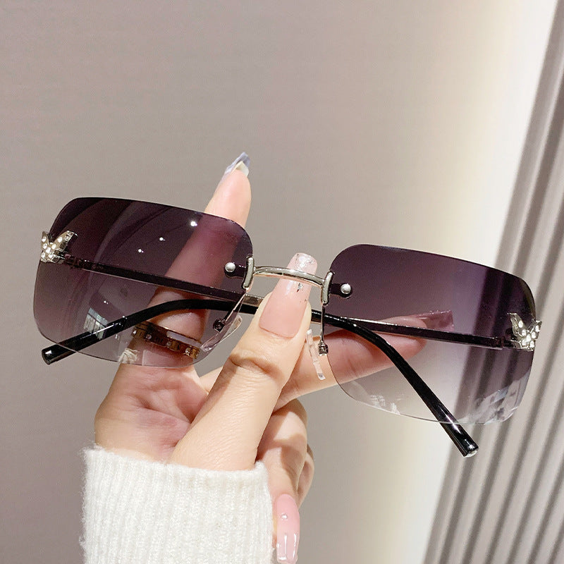 Women's fashion glasses 2023新款无框切边太阳镜女海洋片方形镶钻蝴蝶时尚渐变色墨镜街拍