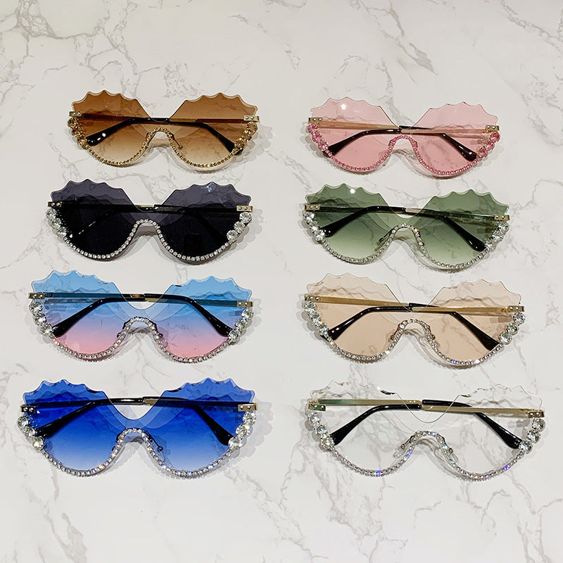 Women's fashion glasses 欧美镶钻大框架跨境水钻墨镜女异形波浪切边眼镜防晒显瘦太阳镜