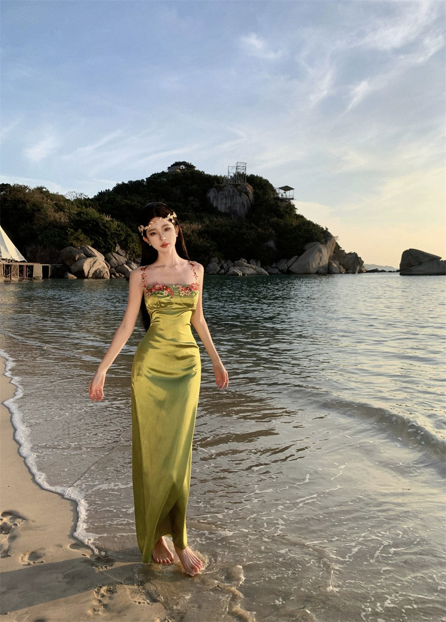 Fashion women's wear Elegant Embroidery Satin Sling Dress Women's Early Spring High-Grade French Seaside Vacation Beach Formal Dress