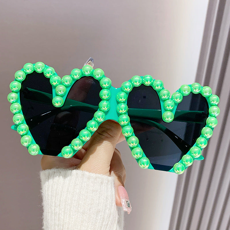 Women's fashion glasses 2023跨境新款爱心太阳镜 欧美个性镶钻桃心时尚果冻色墨镜女批发