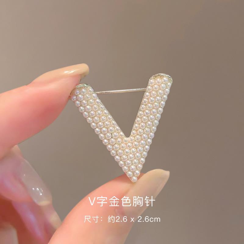 配饰胸针韩国新款时尚高档胸针女水钻丝巾扣防走光扣水晶胸花别针珍珠饰品