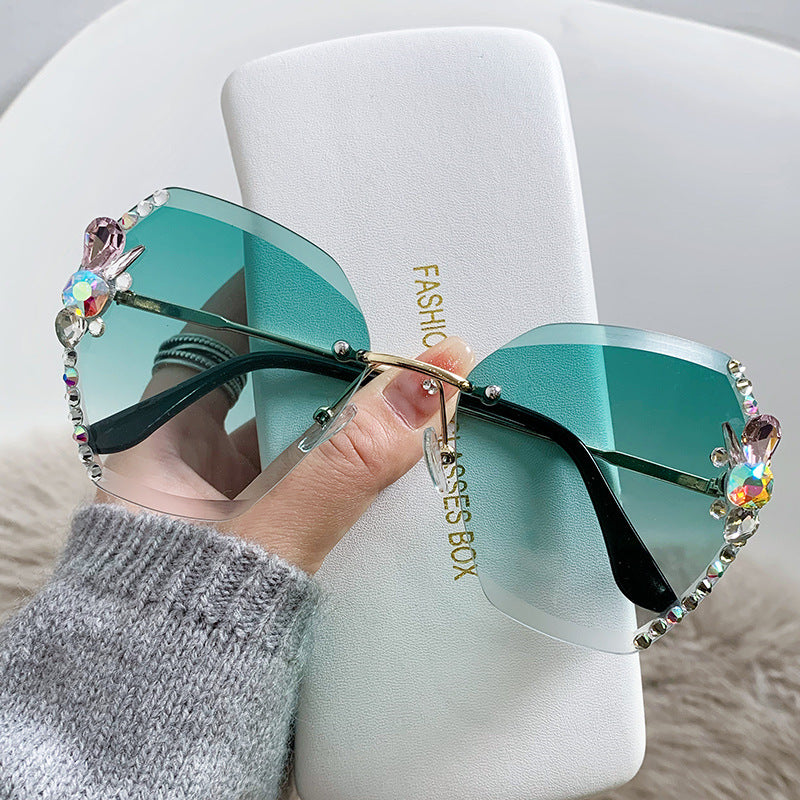Women's fashion glasses 2024欧美新款跨境时尚水钻墨镜女显瘦太阳镜潮款防晒防紫外线眼镜