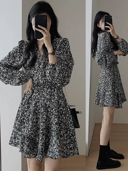 Fashion women's wear French Style Temperament High-Grade Floral V-neck Long-Sleeve Dress Children's Spring 2024 New Inner Wear Cinched Short Dress