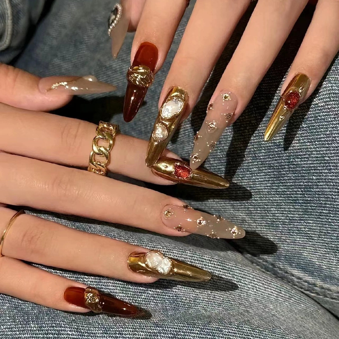 Maillard Manicure Retro Court Style Long Pointed Amber Heavy Industry Light Luxury New Year Armor New Year Wear Armor