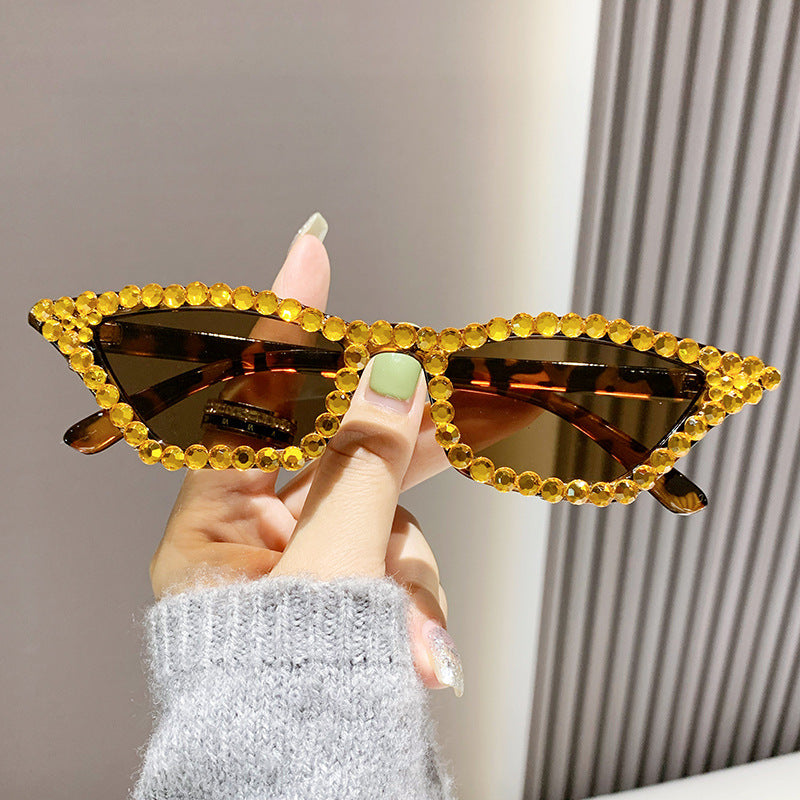 Women's fashion glasses 欧美炫酷拍照墨镜新款镶珍珠猫眼太阳镜跨境时尚华丽女士舞会眼镜