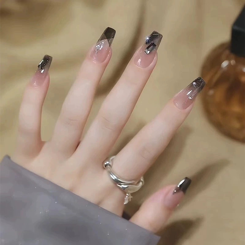 (Hand-made nail) French nail armor long black small fragrance simple white high-grade sense nail piece bride pregnant woman finished product.