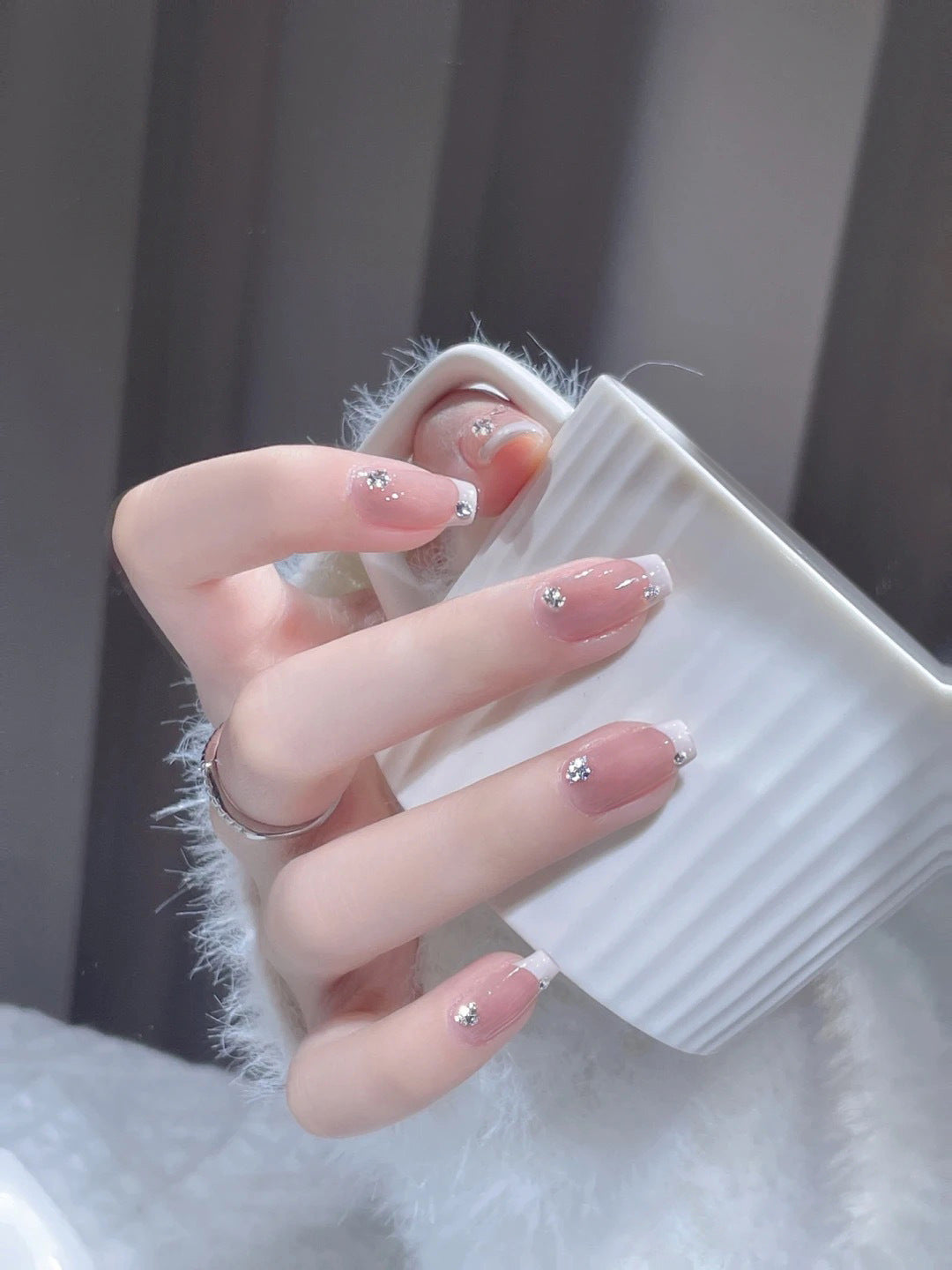 Fashion  nail New Fresh Sweet French Diamond Nail Stickers Fake Nails Fresh Handmade Wear Armor Wholesale A26