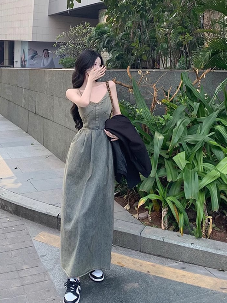 Fashion women's wear Plus Size Retro V-neck Sleeveless Backless Denim Sling Dress Women's Spring and Autumn Tight Waist French Style Temperament Long Skirt Summer