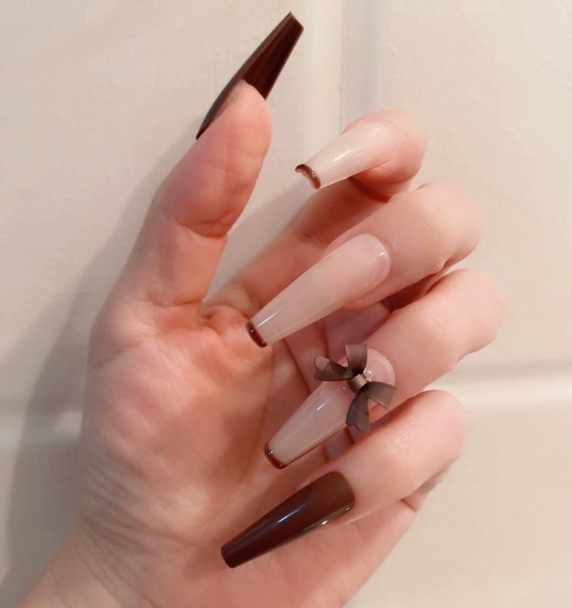 (Hand-made nail) Spice girl Europe and America, dark and long manicure nail, ballet nail, flat head, white, fake nails, wearing beautiful patch, finished product.