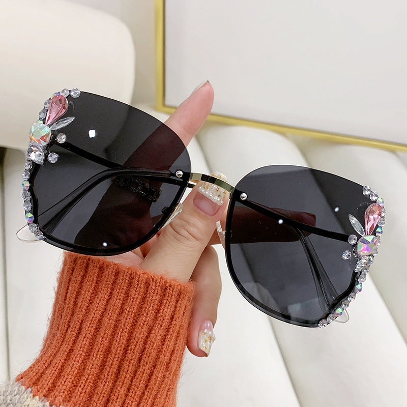 Women's fashion glasses 2023网红镶钻蝶形太阳镜女潮韩版气质方圆脸显瘦街拍防紫外线墨镜