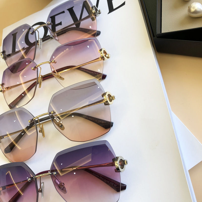 Women's fashion glasses 2024 新款跨境钻石切边女士太阳镜时尚眼镜开车驾驶防紫外线大墨镜