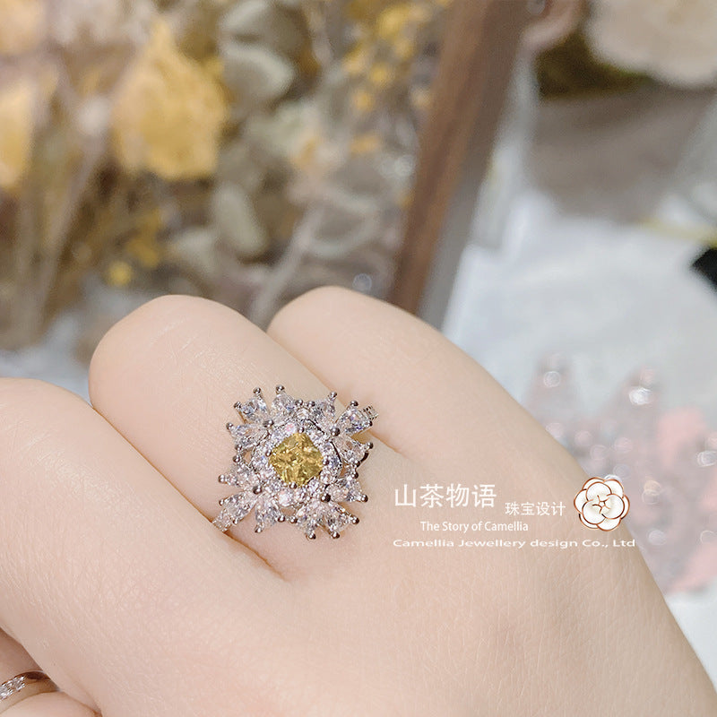 Camellia直播引流时尚复古气质璀璨戒指 镀金镶黄水晶可调节指环