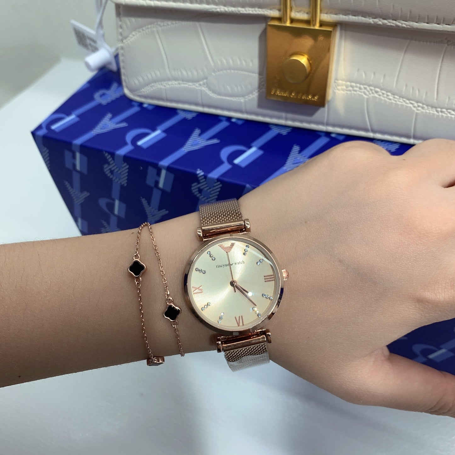 Fashion women's watchRuishi Kaiqi New Starry Women's Watch Good-looking Steel Belt Ultra-Thin Fashion Student Waterproof Quartz Watch