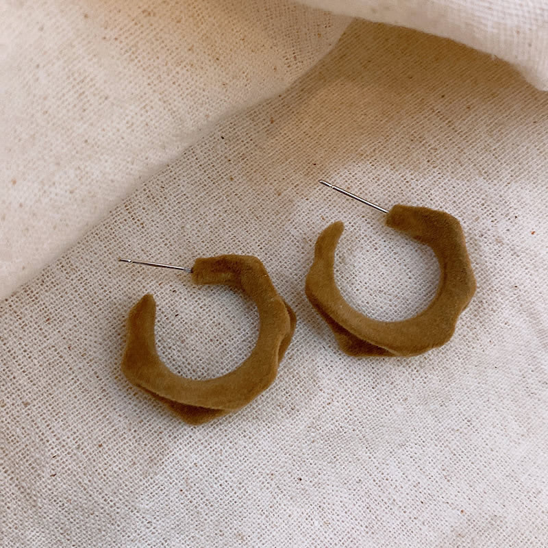 美拉德植绒银针咖色珍珠耳环秋冬款小众百搭耳钉高级感耳饰批发女