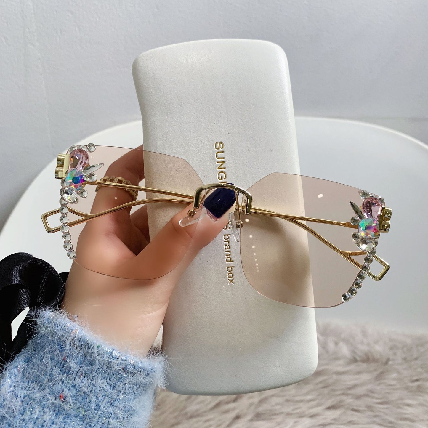Women's fashion glasses 2022新款镶钻太阳镜女跨境B家无框切边时尚金属大框墨镜太阳眼镜