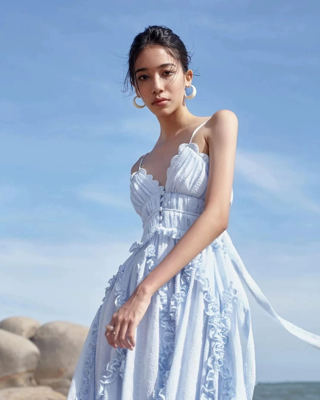 Fashion women's wear Vietnam Niche Design Seaside Holiday Ruffled V-neck Strap Dress Fitted Waist Backless Beach Dress Fairy