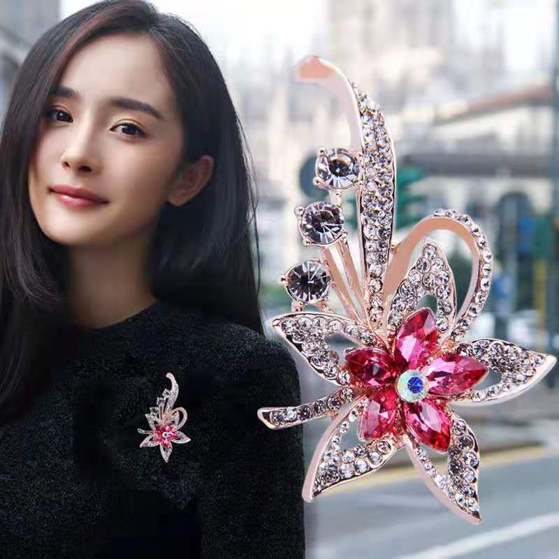 配饰胸针欧美水钻胸针女士合金胸花多款可选珍珠花朵配饰批发