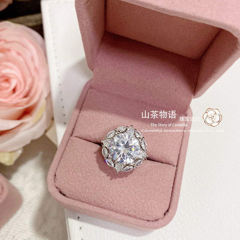 山茶轻奢风夸张10.0Ct个性花朵满钻戒指  八心八箭奢华求婚大钻戒