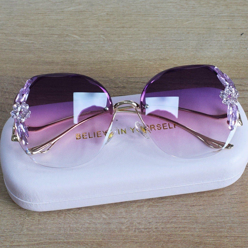 Women's fashion glasses 2022跨境新款渐变镶钻无边框太阳镜女圆脸墨镜个性墨镜脸长脸方脸