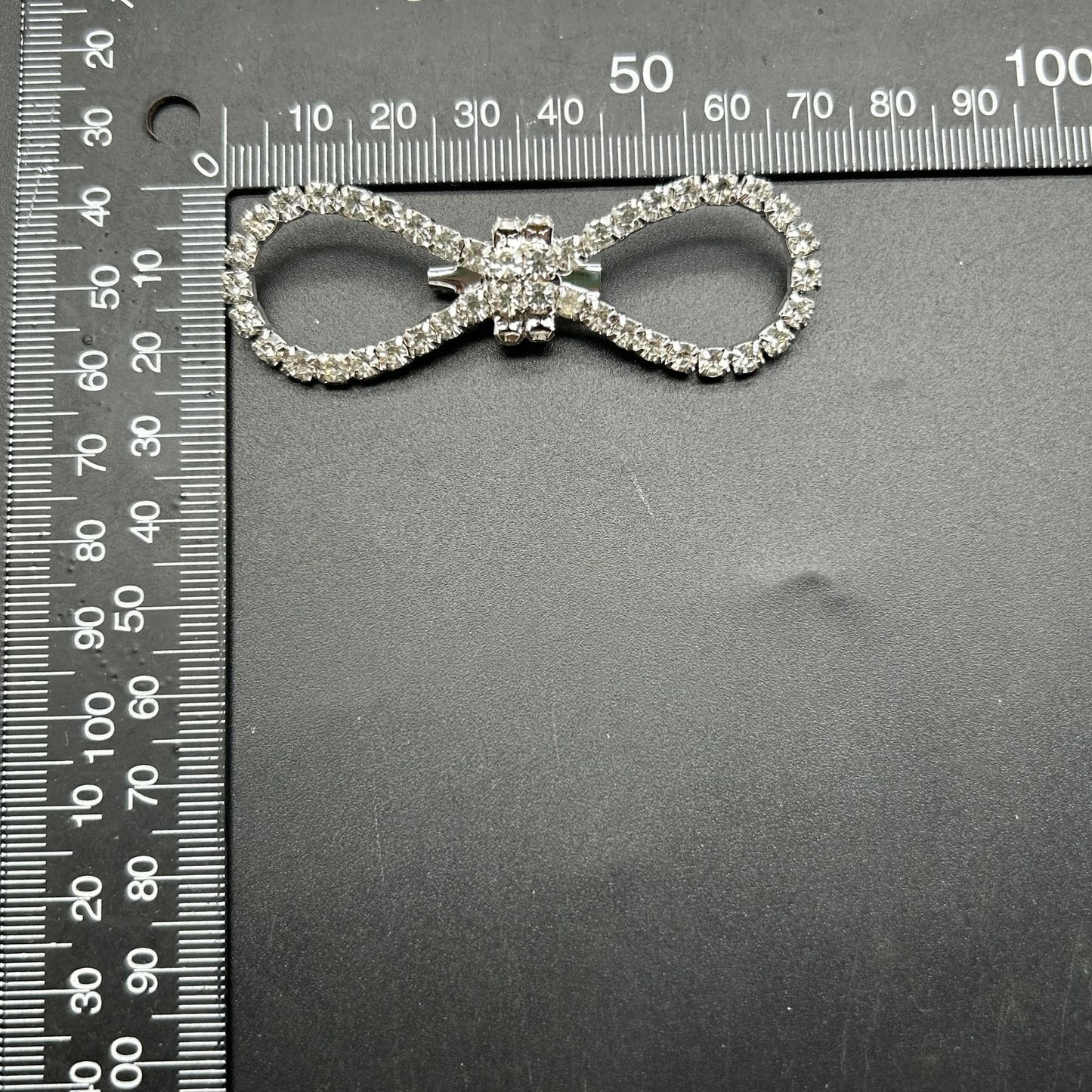 配饰胸针小香风胸针小众奢华水钻流苏女士气质女装胸花别针固定西装大衣配饰