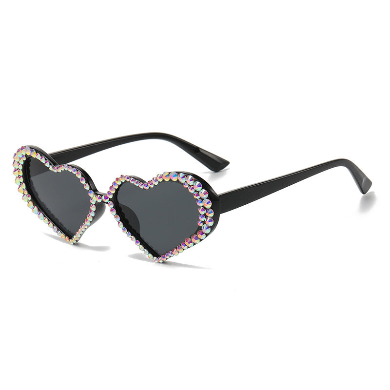 Women's fashion glasses 2023跨境爱心镶钻猫眼太阳镜桃心女士墨镜防紫外线手工钻石眼镜