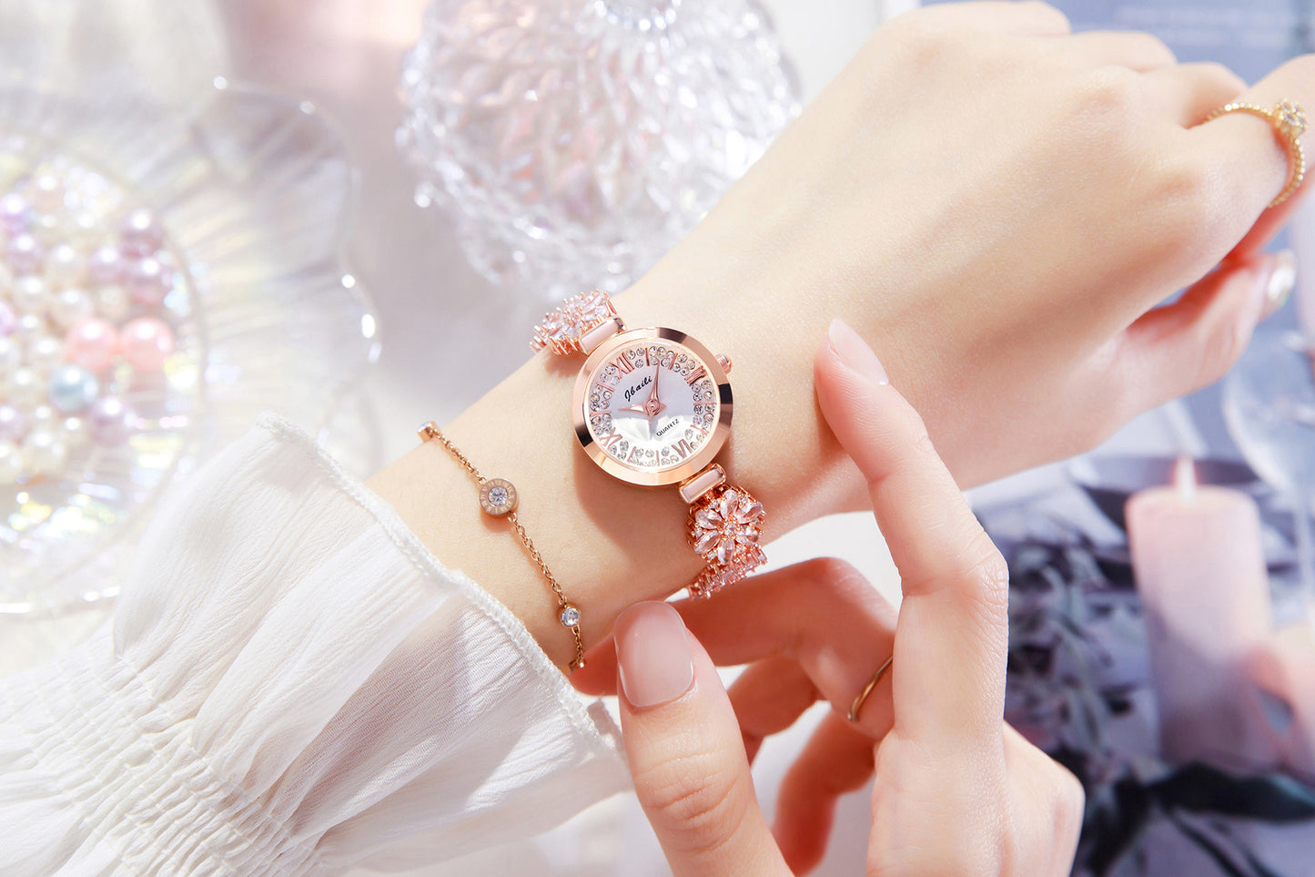 Women's fashion watch 2023 new fashion trend women's watch Korean casual explosive women's inlaid bracelet watch network red watch